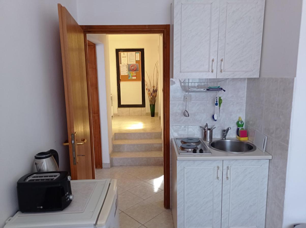 "Sunny" - Studio Apartment Πούλα Εξωτερικό φωτογραφία